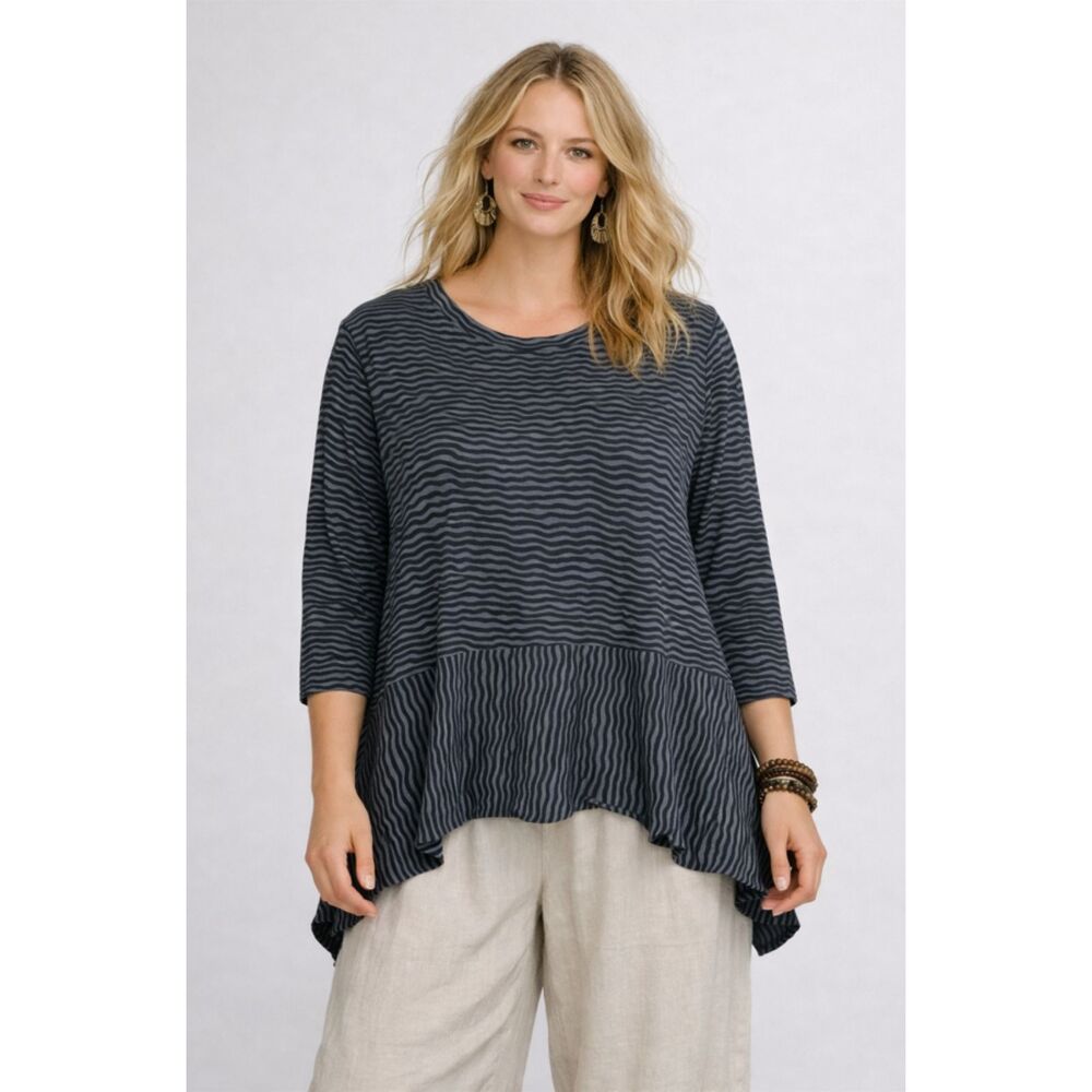 Gudrun Sjoden Tunic XXL Grey Wavy Stripe Ruffled Hem Sharkbite Tencel Lagenlook